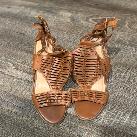 Heels - Picture 1 of 3